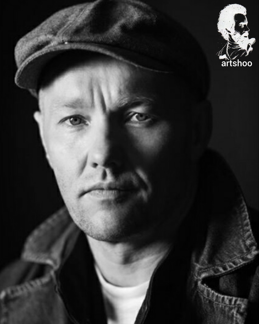 مدل پرتره سیاه قلم